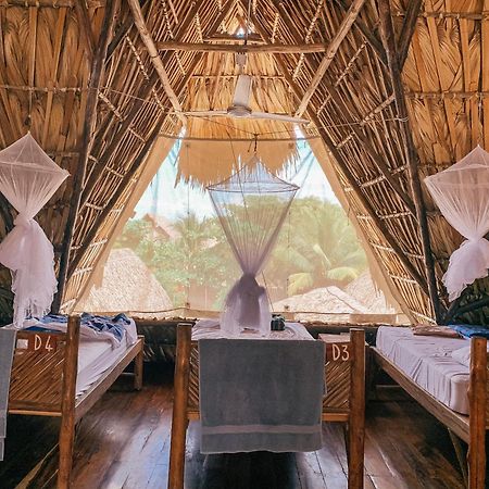 Готель Paredon Surf House El Paredon Buena Vista Номер фото