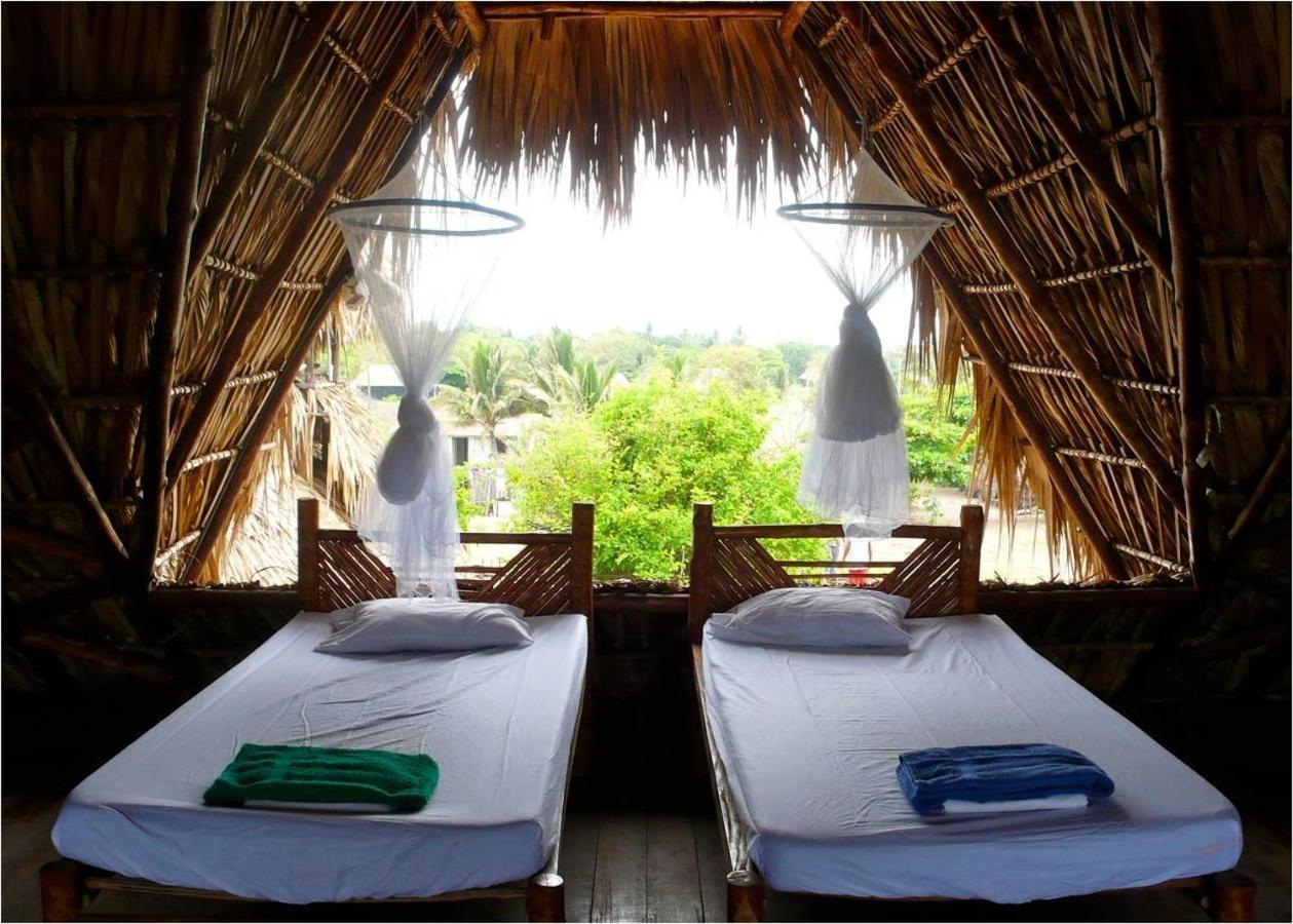 Готель Paredon Surf House El Paredon Buena Vista Номер фото