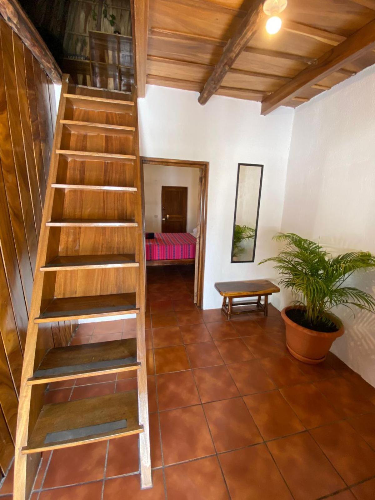 Готель Paredon Surf House El Paredon Buena Vista Екстер'єр фото